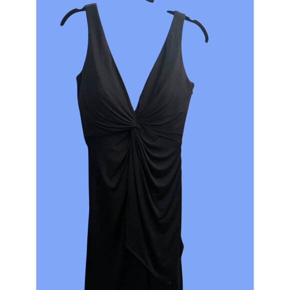 NWT STUNNING “laundry by Shelli Segal” LBD Size 4 - FLATTERING - COMFORTABLE! - Picture 1 of 8